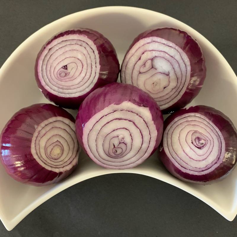 Whole Peeled Red Onions – Speyfruit Ltd